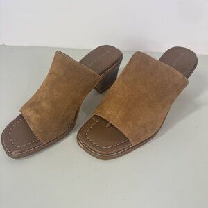 Donald Pliner Jaylyn Sandals Tan Open Toe Sz 7.5 Thong Suede Heels Slip On
